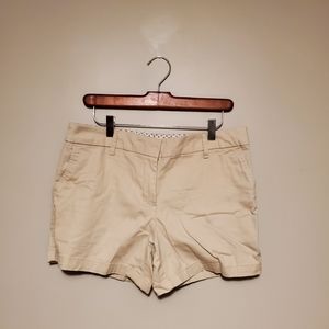 Cute khaki shorts!